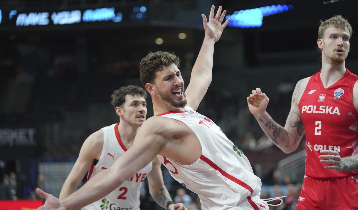 在半决赛中, 当地时间, to 在半决赛中, 当地时间, to