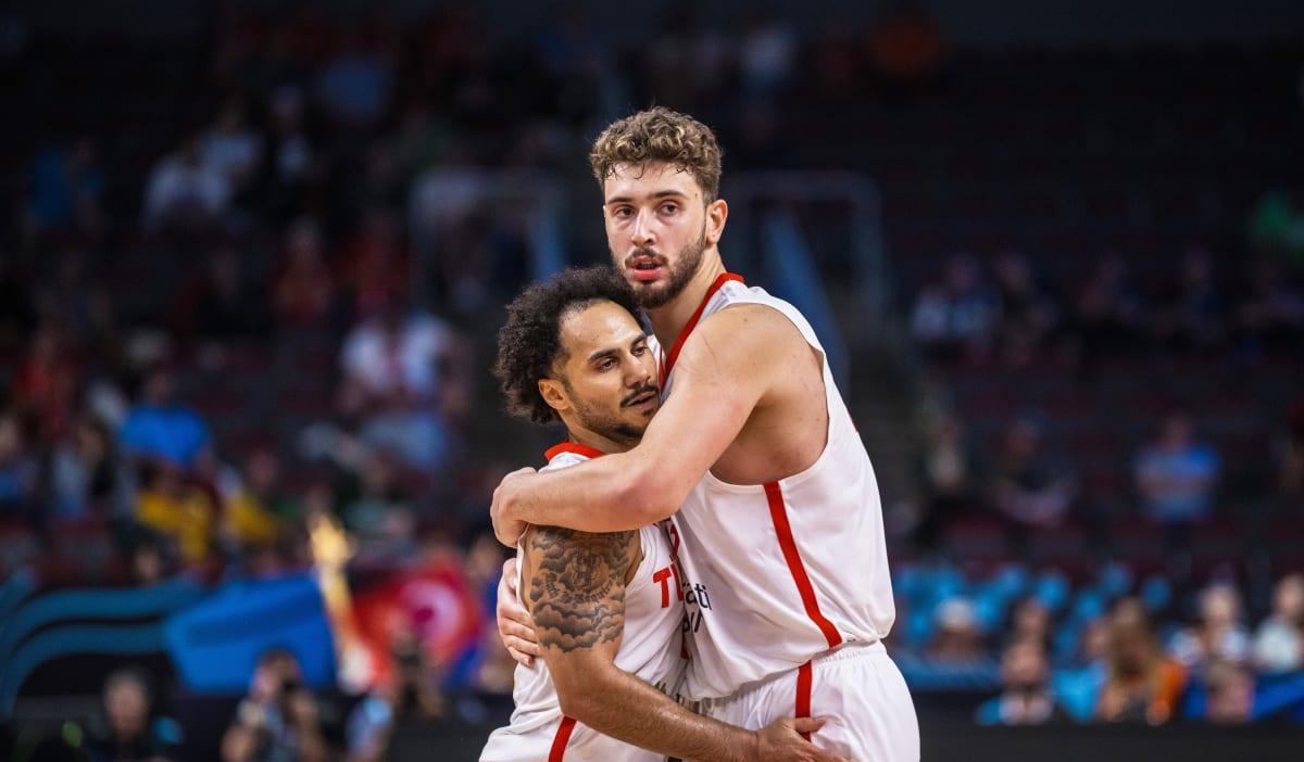 腊队比赛的, 而且他在传, 这样关键场 腊队比赛的, 而且他在传, 这样关键场